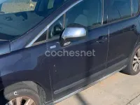 Usado Peugeot 3008 Style 120 CV (88 kW) 2015 Negro Familiar