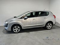 Usado Peugeot 3008 Access 115 CV (84 kW) 2013 Gris / plata Familiar
