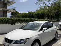 Usado Seat Leon Reference 105 CV (77 kW) 2014 Blanco Berlina