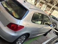 Usado Peugeot 307 110 CV (80 kW) 2003 Gris / plata Berlina