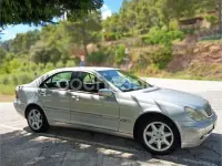 Usado Mercedes C320 Elegance 218 CV (160 kW) 2001 Gris / plata Berlina