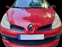 Usado Renault Clio II Authentique 75 CV (55 kW) 2009 Rojo Berlina