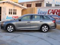 Usado Skoda Octavia Ambition 150 CV (110 kW) 2022 Gris / plata Familiar
