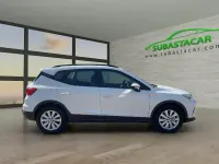 Usado Seat Arona 110 CV (80 kW) 2023 Blanco SUV