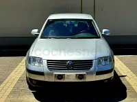 Usado VW Passat Edition 100 CV (73 kW) 2005 Gris / plata Berlina