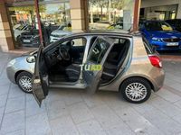 usado Renault Clio 1.2 i 75 Hatchback 16V eco2 75 cv