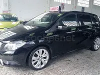 Usado Mercedes B180 109 CV (80 kW) 2017 Negro Monovolumen