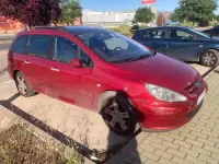 Usado Peugeot 307 138 CV (101 kW) 2004 Rojo Familiar