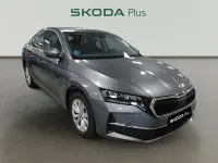 Usado Skoda Octavia Selection 150 CV (110 kW) 2025 Gris / plata Berlina