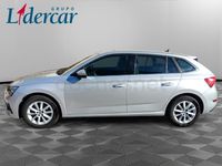 Usado Skoda Scala Ambition 110 CV (80 kW) 2021 Gris / plata Utilitario