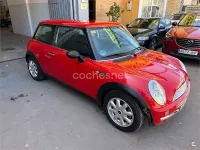 Usado Mini ONE 90 CV (66 kW) 2004 Rojo Utilitario