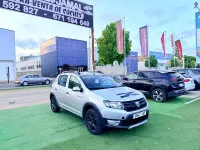 Usado Dacia Sandero Stepway 90 CV (66 kW) 2016 Gris / plata Berlina