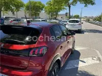 Usado Peugeot 208 GT-line 100 CV (73 kW) 2021 Rojo Utilitario