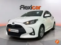 Usado Toyota Yaris Active 100 CV (73 kW) 2020 Blanco