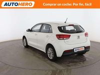 Usado Kia Rio 101 CV (74 kW) 2020 Blanco Berlina