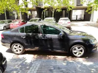 Usado VW Passat 105 CV (77 kW) 2011 Negro Berlina