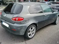 Usado Alfa Romeo 147 Distinctive 115 CV (84 kW) 2001 Gris / plata Utilitario