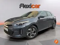 Usado Kia XCeed 100 HP (73 kW) 2024 Cinzento SUV