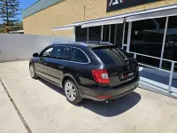 Usado Skoda Superb Ambition 140 CV (102 kW) 2011 Negro Berlina