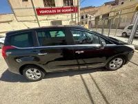 Usado Peugeot 5008 Premium 111 CV (81 kW) 2012 Negro Monovolumen