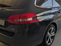 Usado Peugeot 308 Allure 131 CV (96 kW) 2016 Azul oscuro Familiar