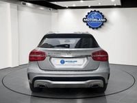Usado Mercedes GLA200 AMG line 136 CV (100 kW) 2017 Gris / plata SUV