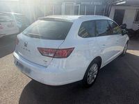 Usado Seat Leon Style 150 CV (110 kW) 2016 Blanco Familiar