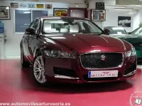 Usado Jaguar XF Portfolio 180 CV (132 kW) 2016 Granate Berlina