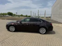 Usado Opel Insignia Selective 140 CV (102 kW) 2015 Negro Berlina