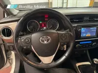 Usado Toyota Auris Active 132 CV (97 kW) 2013 Blanco Berlina