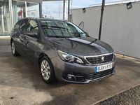 Usado Peugeot 308 SW Style 130 CV (95 kW) 2019 Gris / plata Familiar