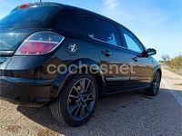 Usado Opel Astra Cosmo 120 CV (88 kW) 2007 Negro Berlina