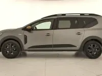 Usado Dacia Jogger Extreme 140 CV (102 kW) 2025 Gris Monovolumen