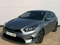 Usado Kia Ceed 101 CV (74 kW) 2025 Plateado Utilitario