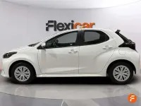 Usado Toyota Yaris Hybrid Active 116 CV (85 kW) 2021 Beige Utilitario