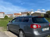 Usado VW Passat Highline 140 CV (102 kW) 2005 Gris / plata Familiar
