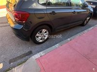 Usado VW Polo Advance 95 CV (69 kW) 2020 Gris / plata Utilitario