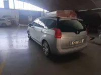 Usado Peugeot 5008 Sport 156 CV (114 kW) 2010 Plateado Monovolumen