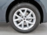 Usado Seat Leon Style 150 CV (110 kW) 2025 Gris / plata Familiar