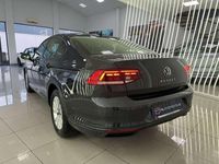 Usado VW Passat Business 150 CV (110 kW) 2021 Gris Berlina