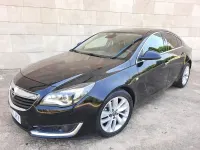 Usado Opel Insignia Selective 136 CV (100 kW) 2017 Negro Berlina