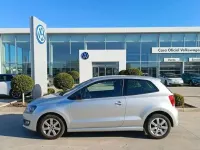 Usado VW Polo 75 CV (55 kW) 2012 Plateado Utilitario