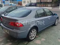Usado Renault Laguna II Dynamique 135 CV (99 kW) 2005 Gris / plata Berlina