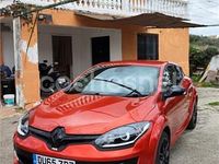 Begagnad Renault Mégane R.S. 265 HK (194 kW) 2015 Röd Sportkupé