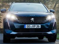 Usado Peugeot 5008 Allure 136 CV (100 kW) 2025 Blanco SUV