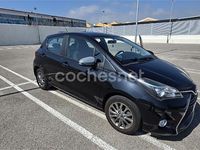 Usado Toyota Yaris Active 99 CV (72 kW) 2015 Negro Utilitario