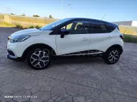 Usado Renault Captur Intens 90 CV (66 kW) 2018 Beige SUV