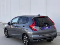 Usado Honda Jazz Elegance 102 CV (75 kW) 2018 Gris / plata Utilitario