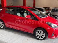 Usado Toyota Yaris Active 70 CV (51 kW) 2018 Rojo Berlina