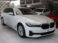 Usado BMW 520 190 CV (139 kW) 2023 Blanco Familiar
